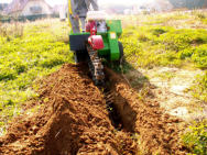 Widok maszyny do szybkiego wykonywania system�w nawadniaj�cych